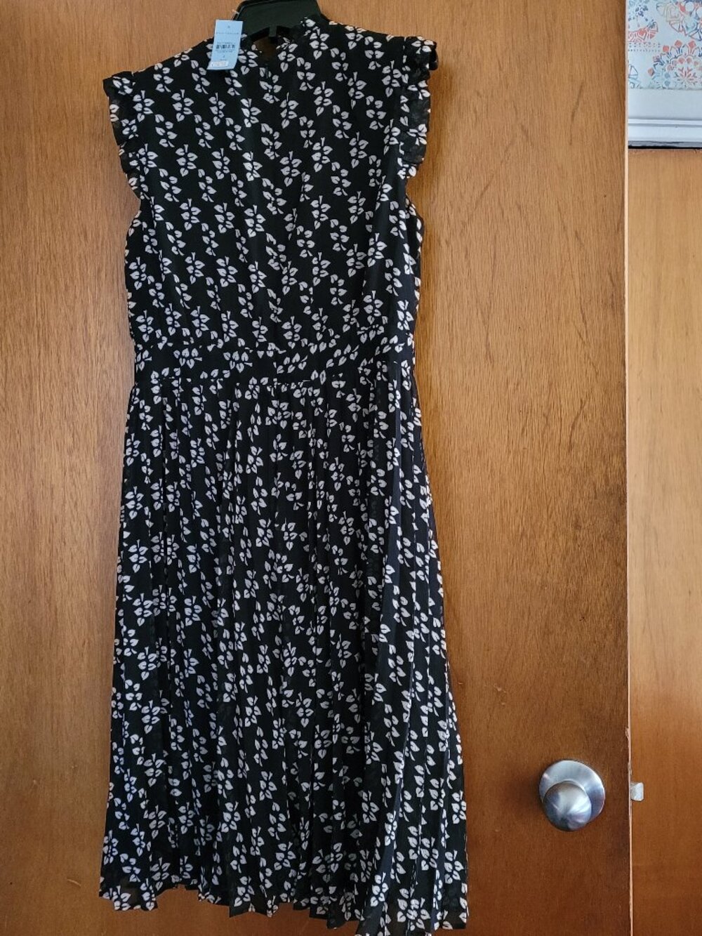 Ann Taylor Black and White Leaf Dress Size 2PM NWT